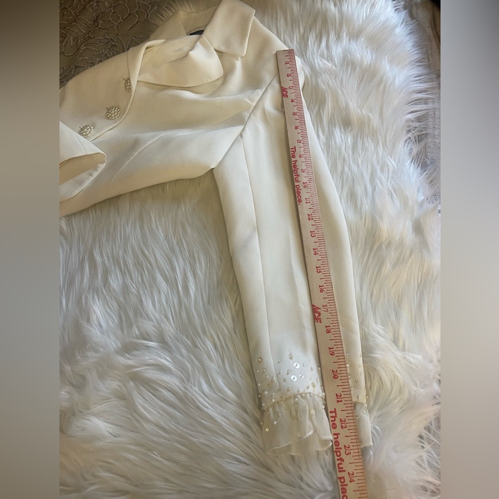 Morgan Miller Sz 8 White Blazer with Pearl Accents - Picture 10 of 11